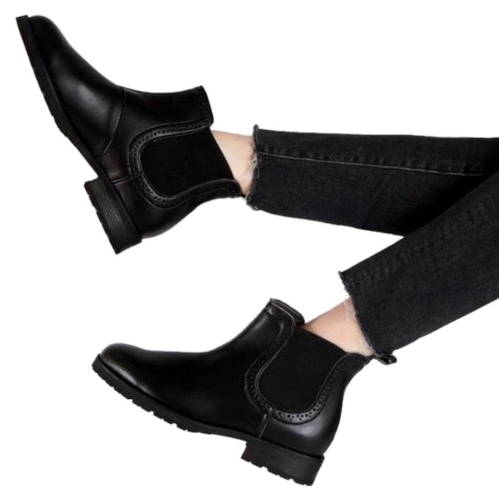 Nicora Carter Boot, Chelsea ankle boot, size 9.5